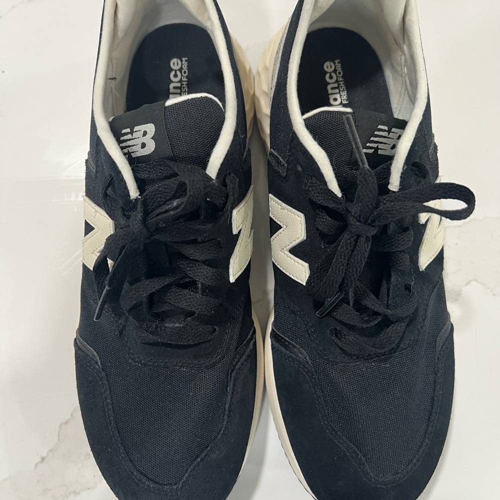 New Balance Black & White Sneakers * Fun Leopard Heel * Nearly New -Worn Twice🖤🤍